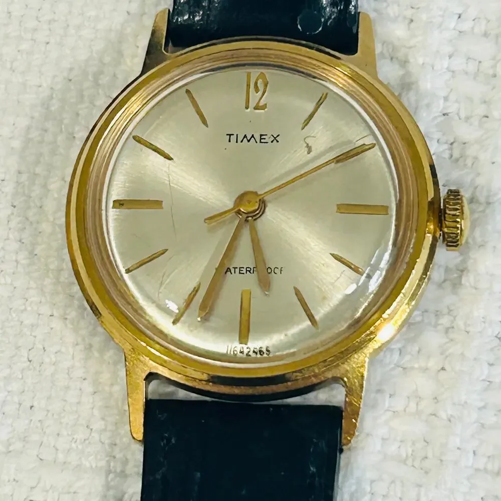 Timex Sprite Mechanical Watch 1965 Womens Goldtone Champagne Dial Runs Great